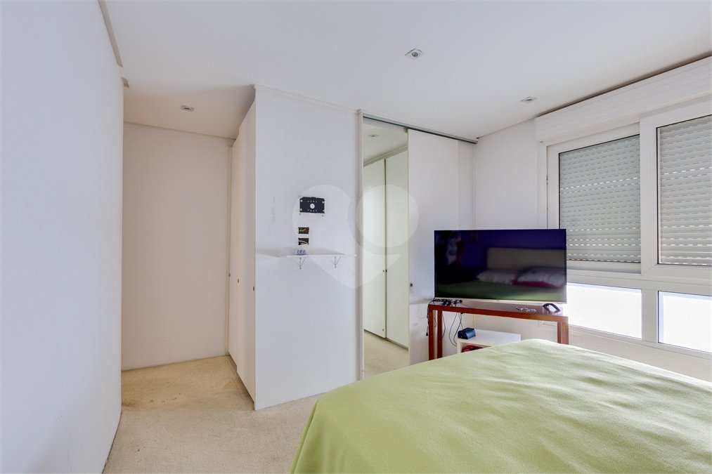 Casa de Vila à venda com 4 quartos, sendo 3 suítes, em Chácara Santo Antônio, São Paulo, SP