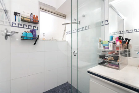 Apartamento à venda com 3 quartos, sendo 2 suítes, em Vila Olímpia, São Paulo, SP