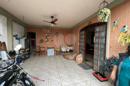 Casa à venda com 4 quartos, sendo 1 suíte,  em Jardim Ponte Grande, Mogi das Cruzes, SP