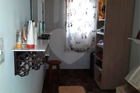 Casa à venda com 3 quartos, sendo 1 suíte,  no condomínio Village Ipanema 1, Araçoiaba da Serra - SP