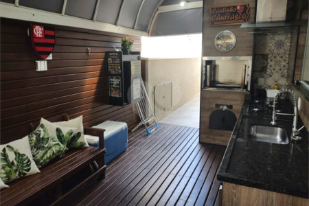 Casa à venda com 4 quartos, sendo 2 suítes, no condomínio Residencial Jardim das Palmeiras, Vinhedo - SP