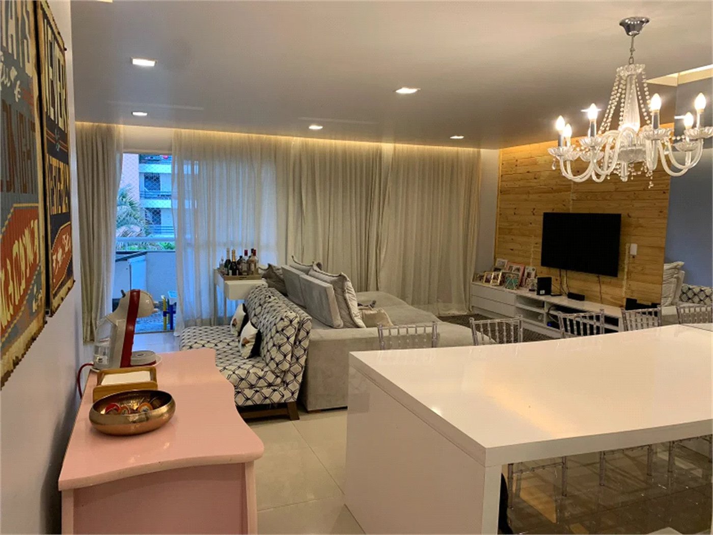 Apartamento à venda com 3 quartos, sendo 2 suítes, em Cidade São Francisco, São Paulo, SP