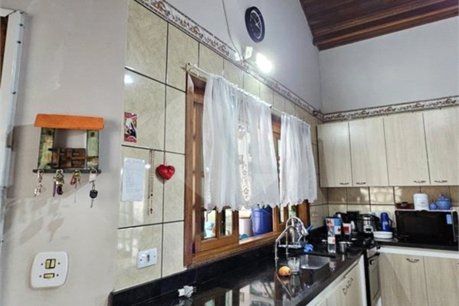 Casa à venda com 3 quartos, sendo 1 suíte, no condomínio Clube de Campo Fazenda Tabarã, Mairiporã - SP