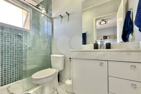 Casa à venda com 3 suítes no condomínio Golf Village, Carapicuíba - SP