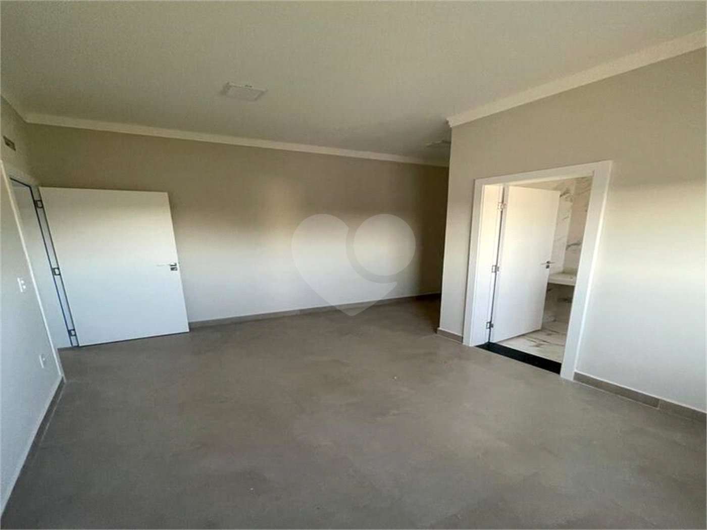 Casa à venda com 3 quartos, sendo 1 suíte, no condomínio Vila Paraty, Indaiatuba - SP