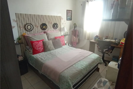 Casa à venda com 3 quartos, sendo 1 suíte,  no Centro, Mogi das Cruzes, SP