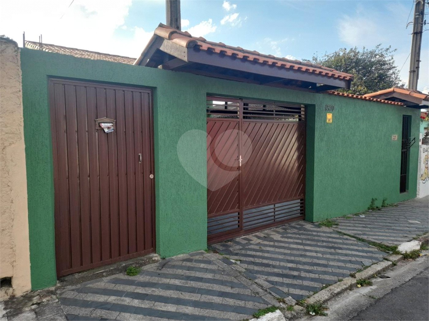 Casa à venda com 3 quartos, sendo 1 suíte,  em Vila Figueira, Suzano, SP