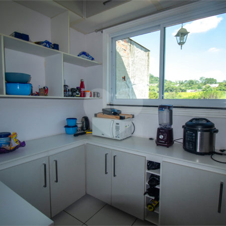 Casa à venda ou para alugar com 5 quartos, sendo 1 suíte, no condomínio Vila de Roma, São Roque - SP