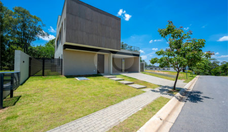 Casa à venda ou para alugar com 4 suítes no condomínio Residencial Arboretum, Vinhedo - SP