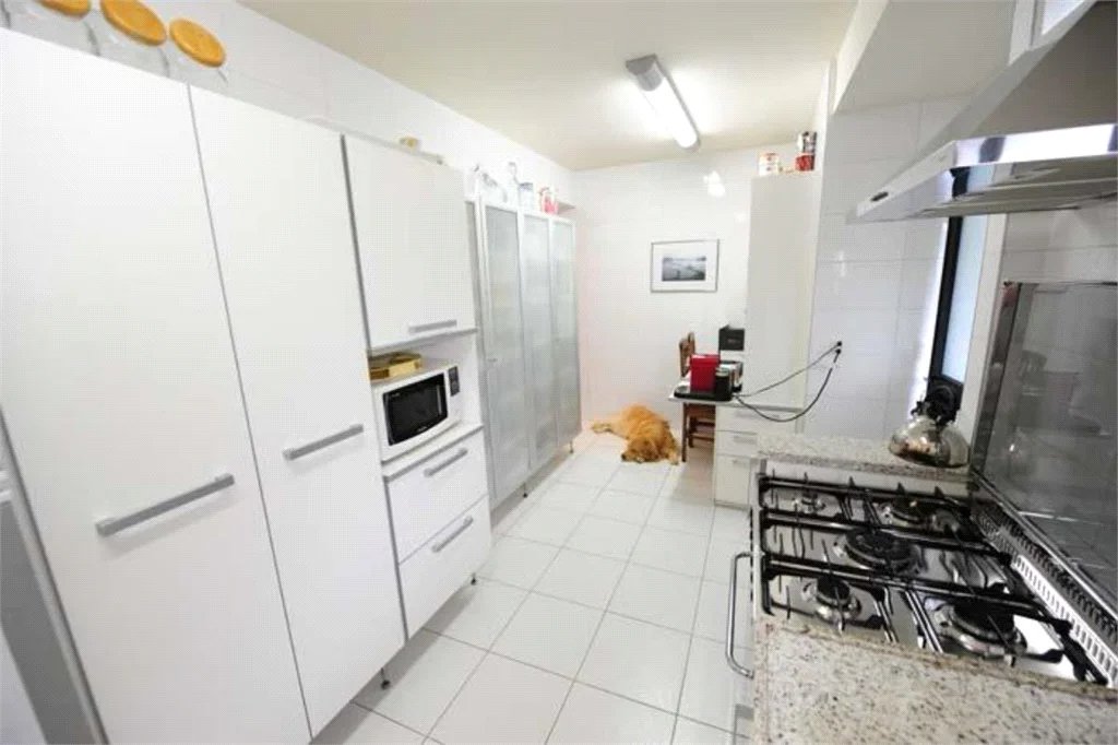 Apartamento à venda ou para alugar com 3 quartos, sendo 2 suítes, em Jardim Morumbi, São Paulo, SP