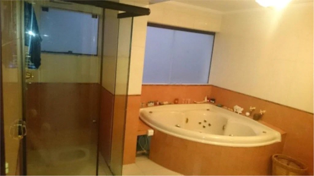 Sobrado à venda com 5 quartos, sendo 2 suítes, em Brooklin Paulista, São Paulo, SP