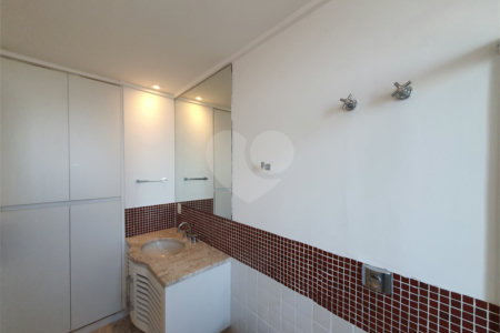 Apartamento à venda com 3 quartos, sendo 2 suítes, em Alto da Boa Vista, São Paulo, SP