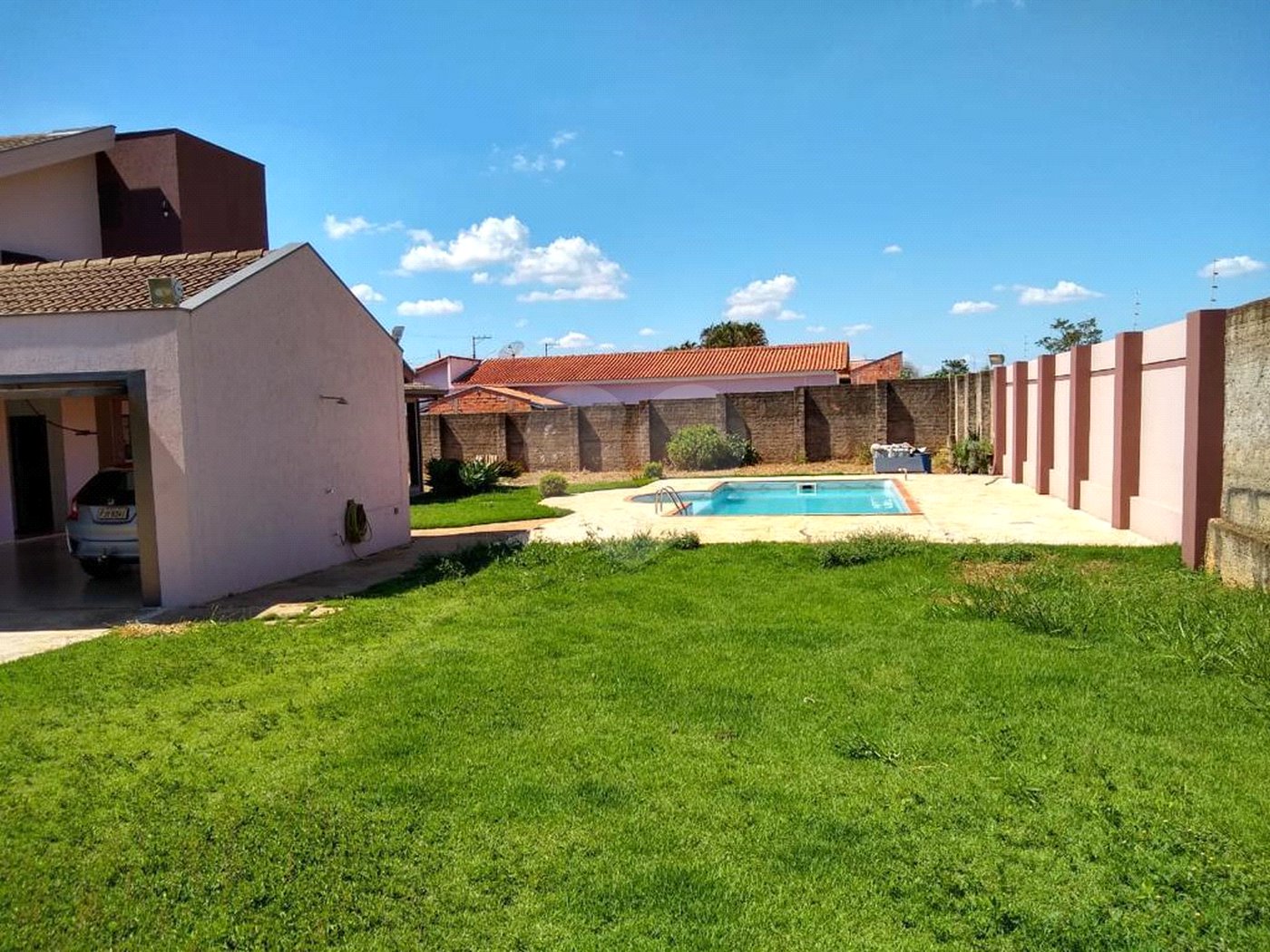 Sobrado à venda com 4 quartos, sendo 1 suíte,  em Vila Asem, Itapetininga, SP