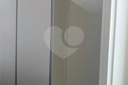 Casa à venda com 4 quartos, sendo 3 suítes, no condomínio Brisa 1, Mogi das Cruzes - SP