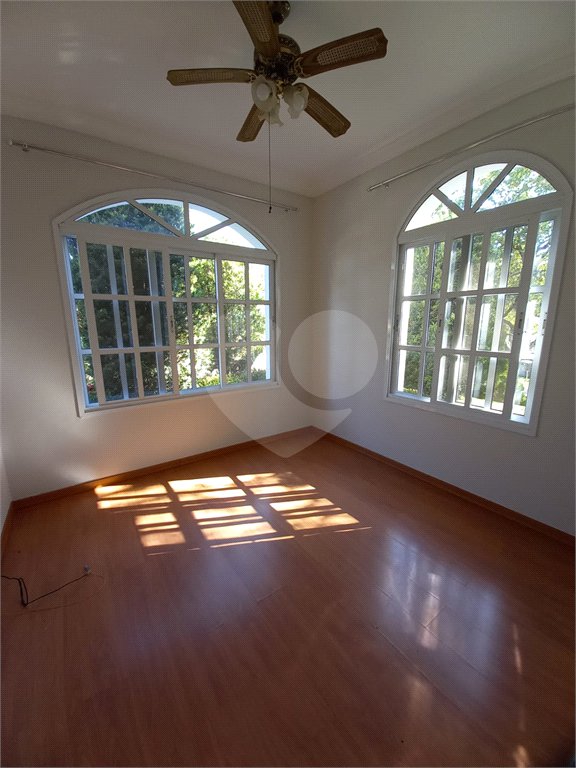 Casa à venda com 5 quartos, sendo 3 suítes, no condomínio Vinhas da Vista Alegre - Lado Sede, Vinhedo - SP