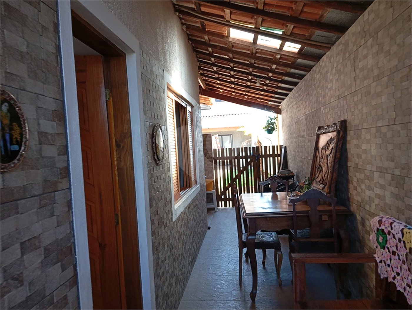 Casa à venda com 4 quartos, sendo 2 suítes,  em Guaxinduva, Atibaia, SP