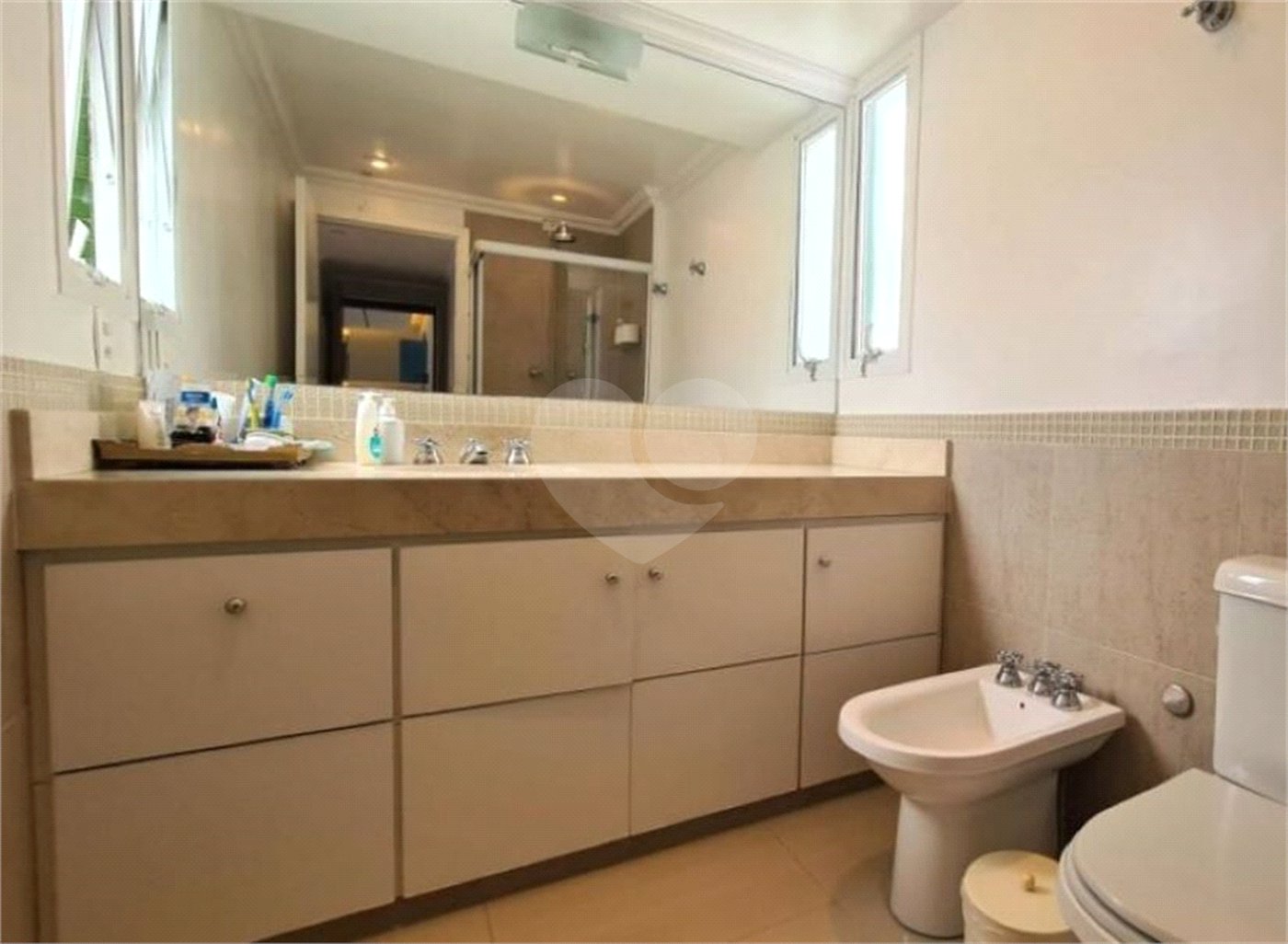 Apartamento à venda com 3 quartos, sendo 1 suíte, em Vila Uberabinha, São Paulo, SP