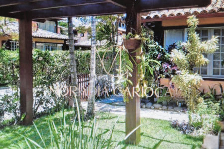 Casa em condomínio à venda com 3 quartos, sendo 1 suíte, em Ferradura, Armação dos Búzios, RJ