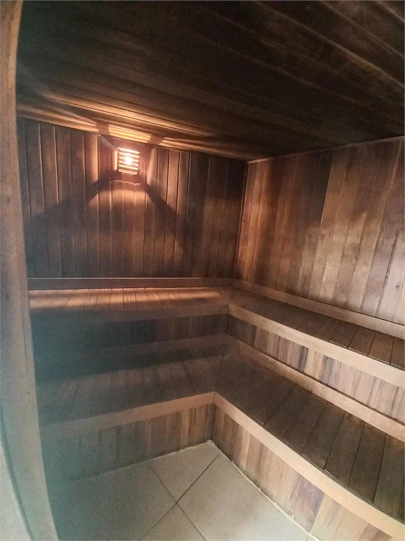 Apartamento à venda com 3 quartos, sendo 1 suíte,  em Vila Andrade, São Paulo, SP
