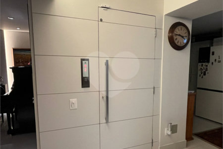 Apartamento à venda com 3 suítes em Vila Suzana, São Paulo, SP