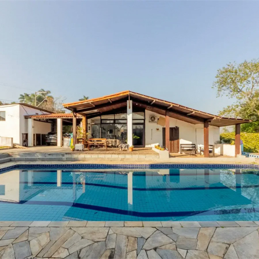 Casa à venda ou para alugar com 5 quartos, sendo 3 suítes, em Chácara Pavoeiro, Cotia, SP