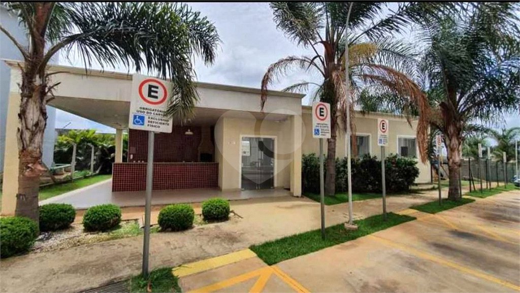Apartamento no Condomínio Residencial Monte Logan