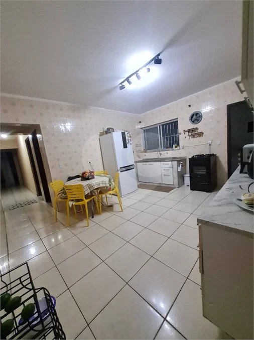 Casa com 183m², 3 dormitórios, 2 vagas, à venda em Santo André