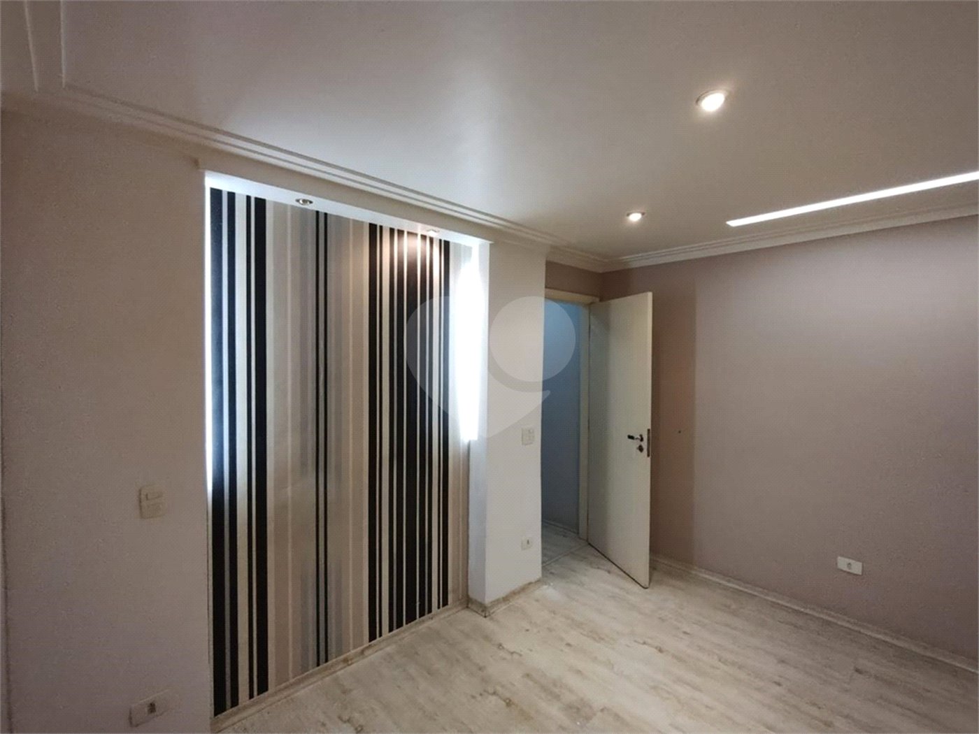 Sobrado à venda com 4 quartos em Saúde, São Paulo, SP