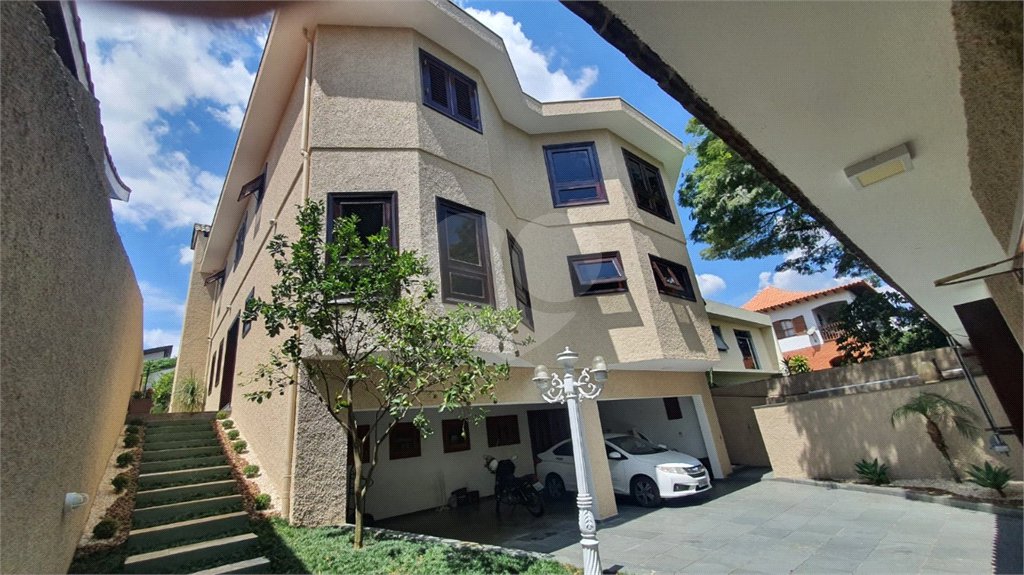 Casa à venda com 4 quartos, sendo 3 suítes, em Interlagos, São Paulo, SP