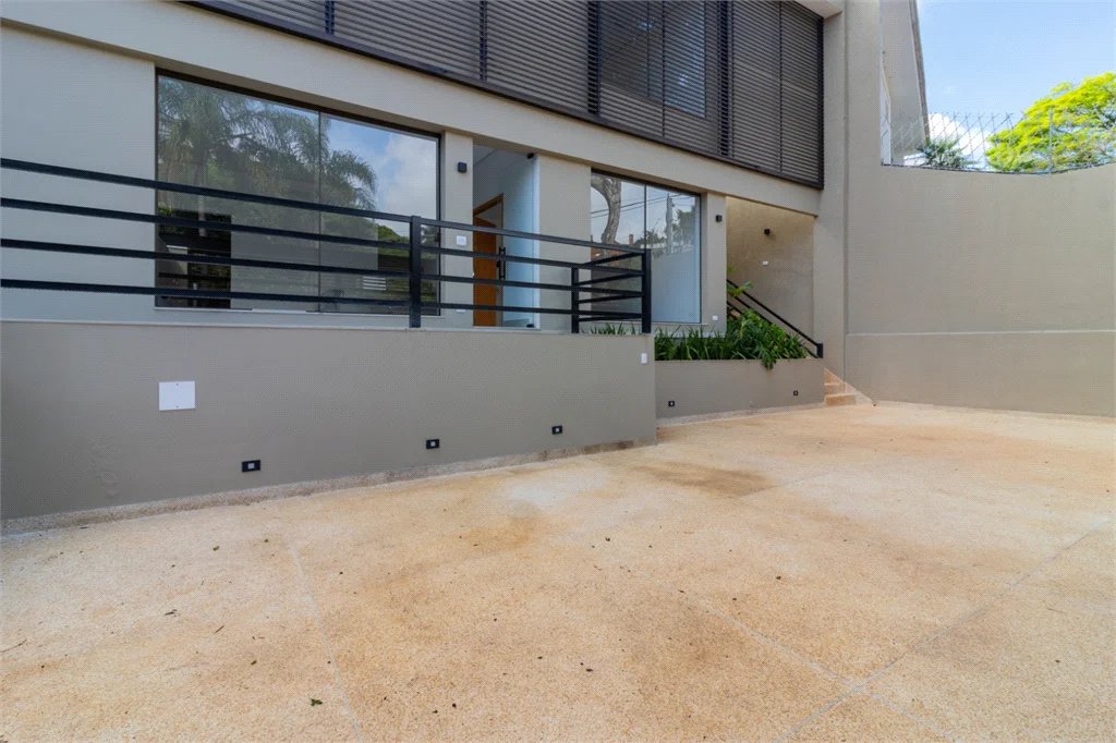 Casa à venda com 4 quartos, sendo 1 suíte,  em Jardim Guedala, São Paulo, SP