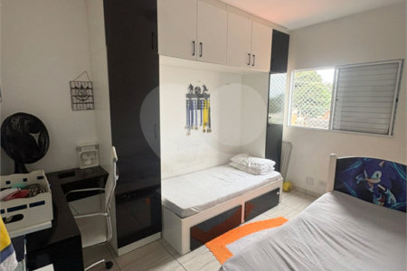 Casa à venda com 2 quartos no condomínio Carvalho Lagares, Poá - SP