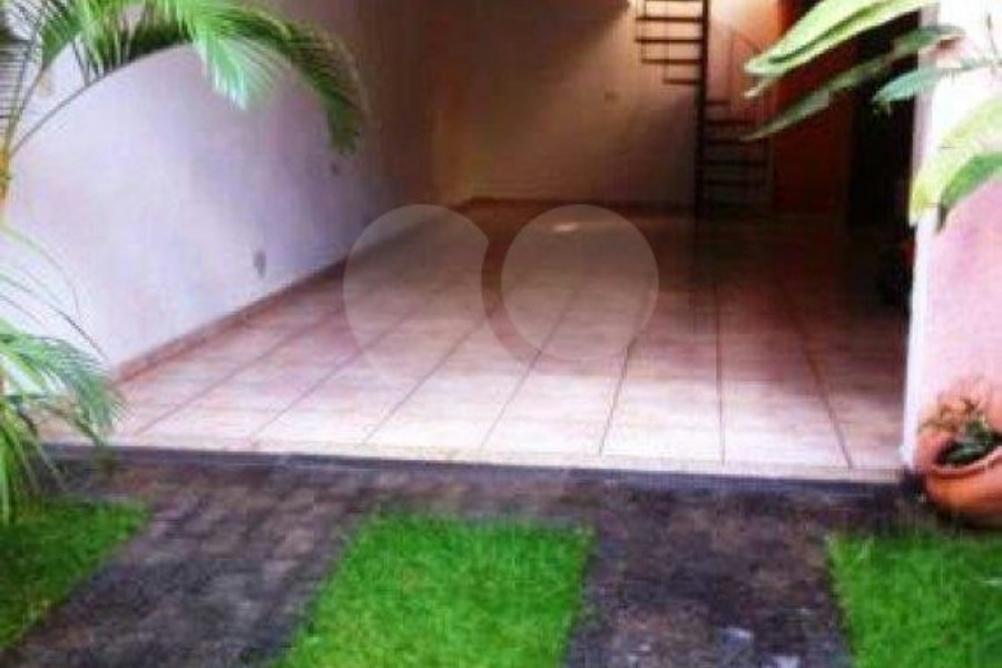 Sobrado à venda com 3 quartos, sendo 1 suíte, em Parque Continental II, Guarulhos, SP
