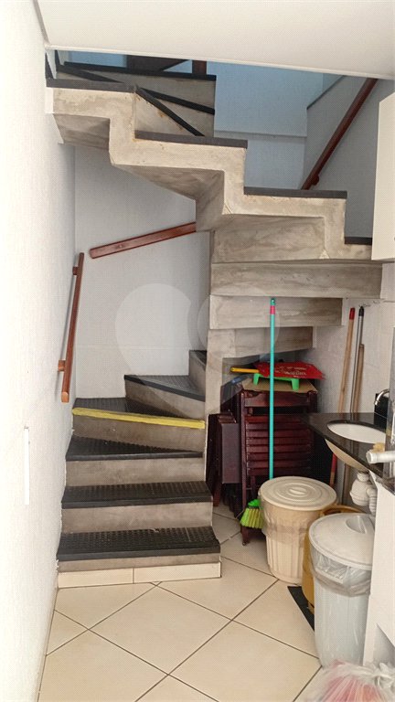 Sobrado à venda com 4 quartos, sendo 2 suítes,  em Vila Gilda, Santo André, SP