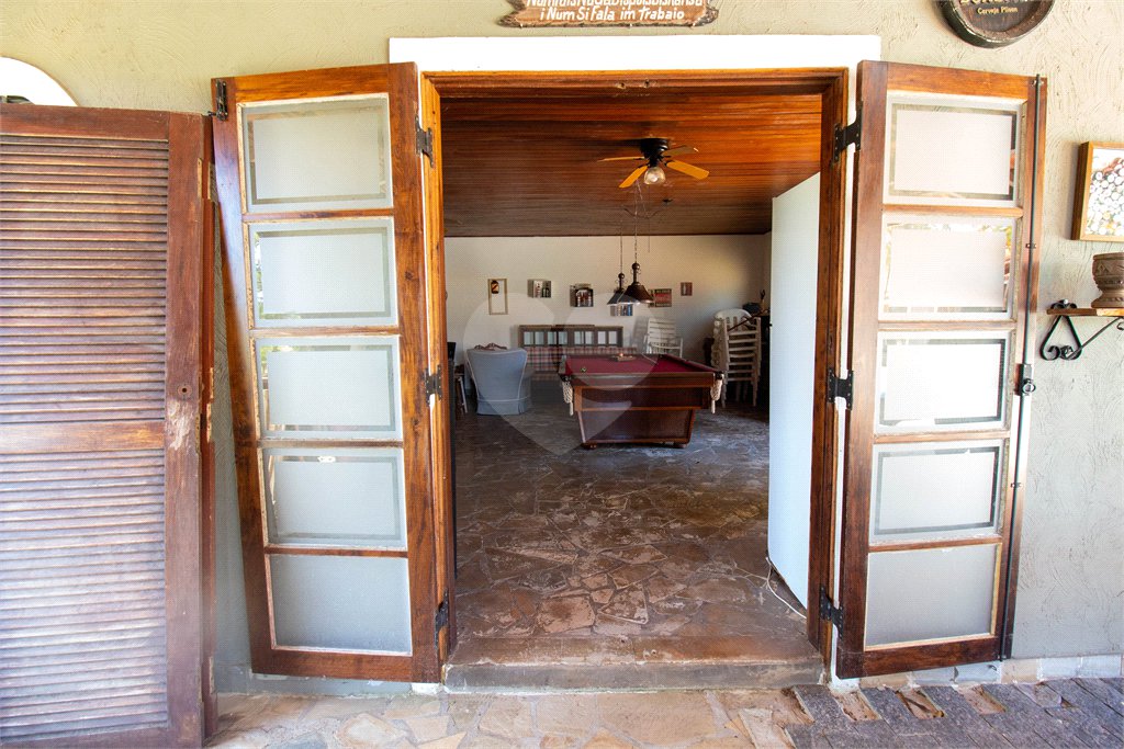 Chácara à venda com 4 quartos, sendo 1 suíte, em Saboó, São Roque, SP