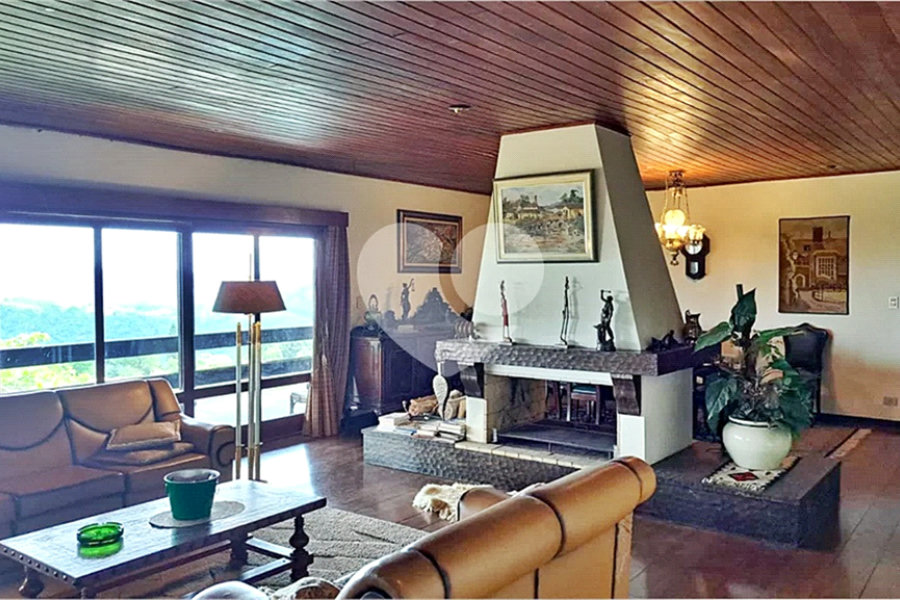 Casa à venda com 6 quartos, sendo 3 suítes, em Serra da Cantareira, Mairiporã, SP