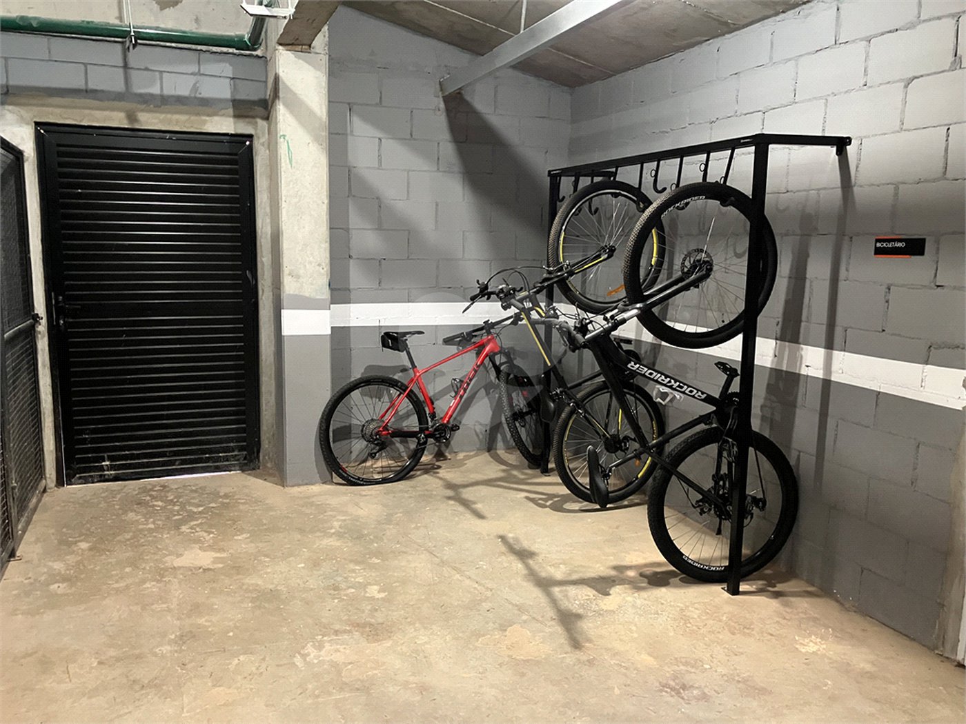 Apartamento à venda com 3 quartos, sendo 1 suíte, em Bairro da Vossoroca, Sorocaba, SP