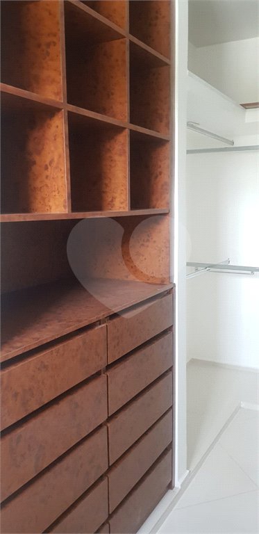Sobrado à venda com 4 quartos, sendo 2 suítes, em Vila Hamburguesa, São Paulo, SP
