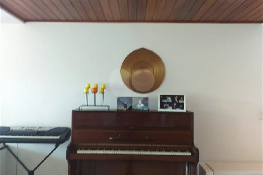 Sobrado à venda com 4 quartos, sendo 3 suítes, em Palmas do Tremembé, São Paulo, SP