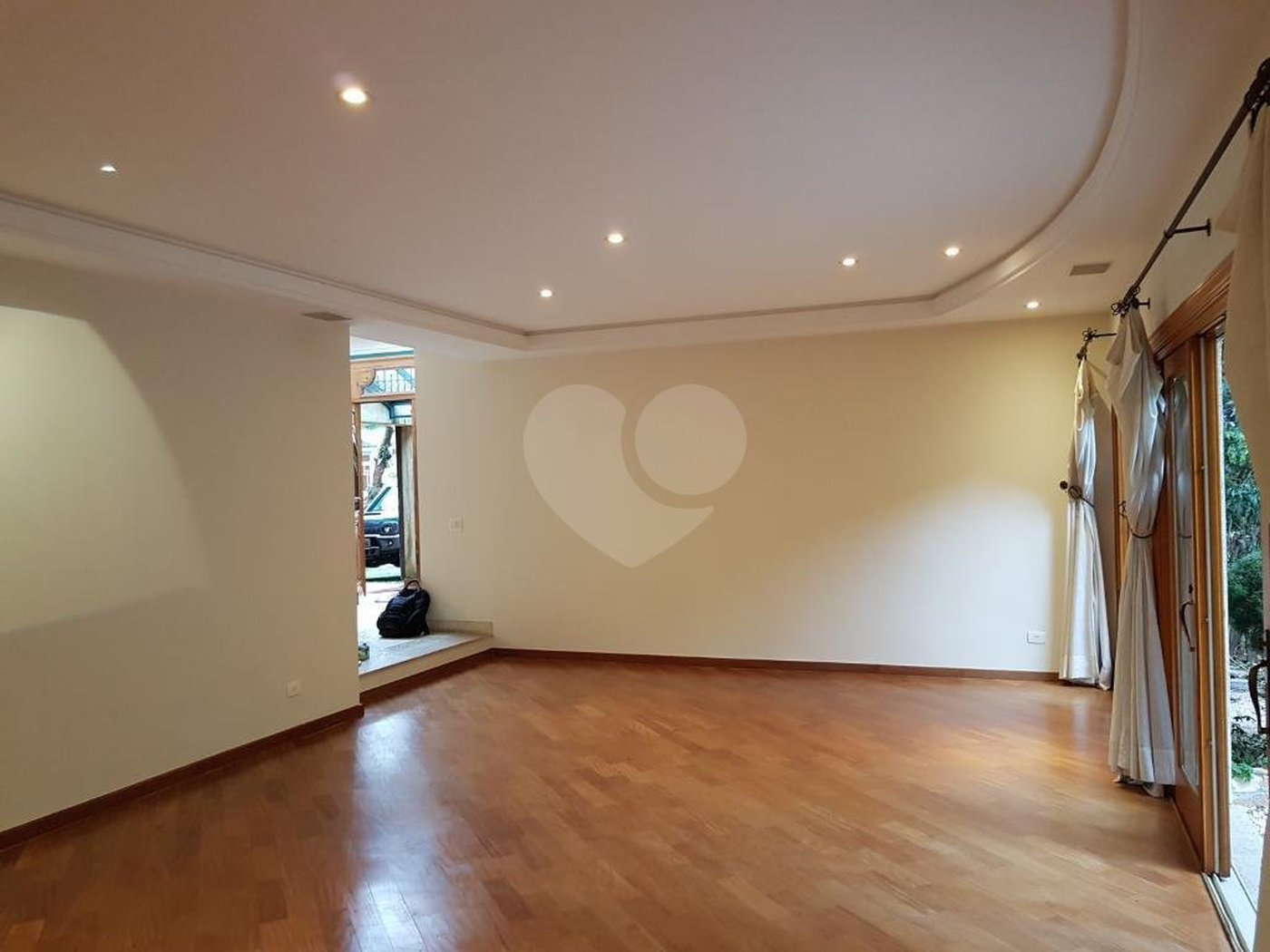 Casa à venda com 4 suítes no condomínio Jardim das Azaléias, São Paulo - SP