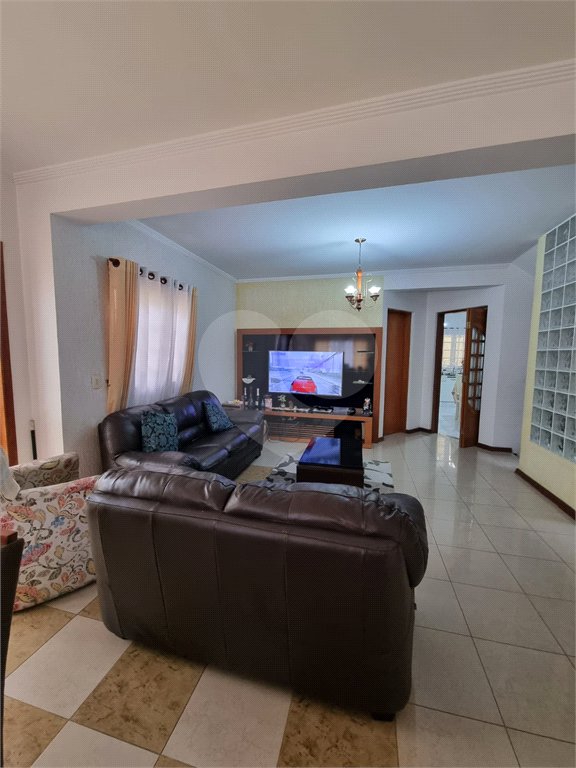 Sobrado à venda com 4 quartos, sendo 2 suítes, em Vila Mazzei, São Paulo, SP