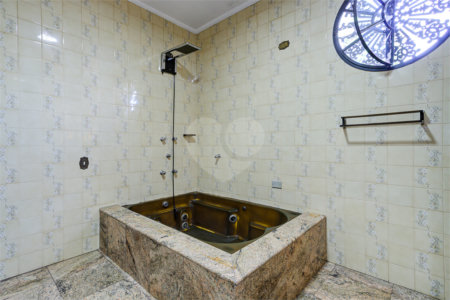 Casa à venda com 3 suítes em Morumbi, São Paulo, SP