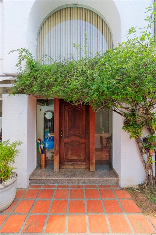 Casa à venda com 4 quartos, sendo 3 suítes, em Jardim Panorama, São Paulo, SP