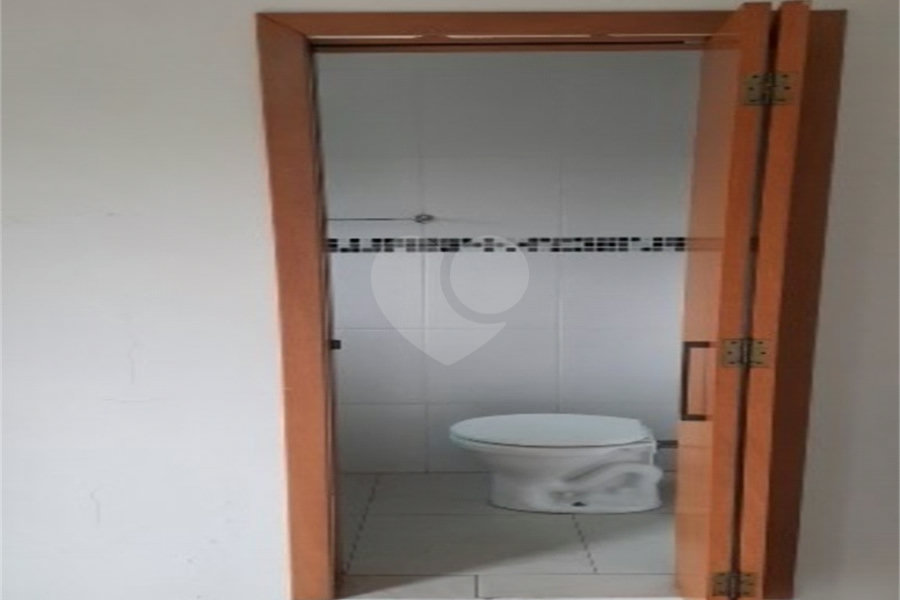 Sobrado à venda com 3 quartos, sendo 1 suíte, em Parque Edu Chaves, São Paulo, SP