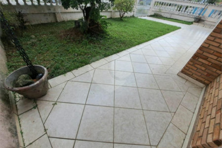 Casa à venda com 4 quartos, sendo 1 suíte, em Indaiá, Caraguatatuba, SP