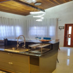 Casa à venda com 3 quartos, sendo 1 suíte, no condomínio Mountain Village, Atibaia - SP