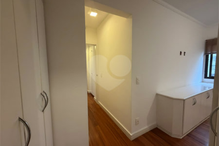 Apartamento à venda com 3 suítes em Vila Suzana, São Paulo, SP