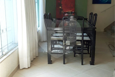 Sobrado à venda com 4 quartos, sendo 1 suíte, em Indianópolis, São Paulo, SP