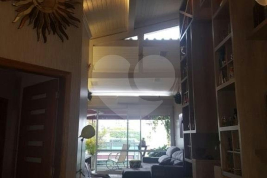Sobrado à venda com 4 quartos, sendo 2 suítes, em Santana, São Paulo, SP