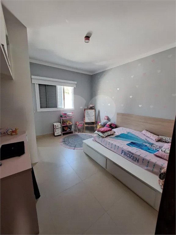 Sobrado à venda com 3 quartos, sendo 1 suíte, em Jardim das Indústrias, São José dos Campos, SP