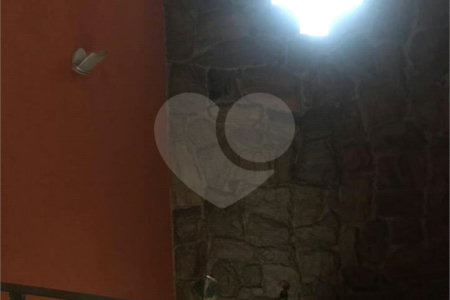 Sobrado à venda com 3 quartos, sendo 1 suíte, em Jardim Indaiá, Poá, SP